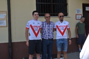 Francesco Colombo, Giovanni Dolce, Ferrante Galmozzi e Doriano Mezzanzanica con la maglia di neo campioni provinciali
